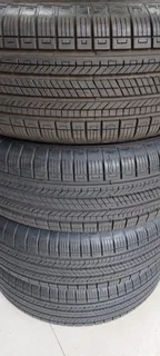 255/70/17 Continental Cross Contact new tyres set R6900