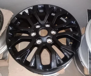 18inch Ford Thuder/Stormtrack original mag to use for spare wheel R2500.