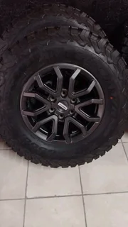 Ford Raptor 17inch original mags with brand new 285 70 17 BF Goodrich AT set for R33000.