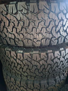 Ford Raptor 17inch original mags with brand new 285 70 17 BF Goodrich AT set for R33000.