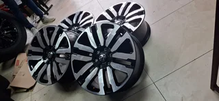 21inch VW Amarok 6holes original mags set for R20000.