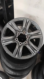 17inch Toyota Hilux/Fortuner original mag to use for spare wheel R2000