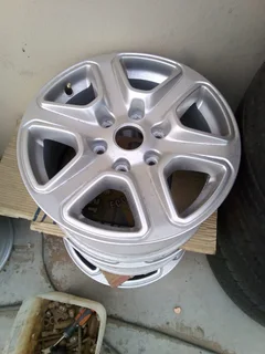 17inch Ford Ranger original mags set fo r R5500.