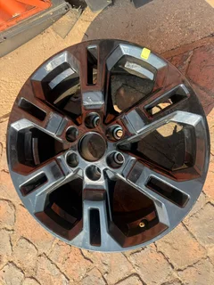 17inch Nissan Navara original mag to use for spare wheel R2500.