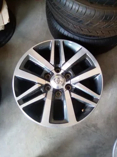 18inch Toyota Hilux/Fortuner original mags to use for spare wheel R2300 each.