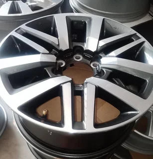 18inch Toyota Hilux/Fortuner original mags to use for spare wheel R2300 each.