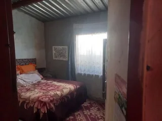 House with a 3 Rooms Cottage for sale in Orange Farm