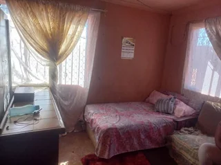 House with a 3 Rooms Cottage for sale in Orange Farm
