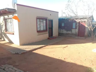 House with a 3 Rooms Cottage for sale in Orange Farm