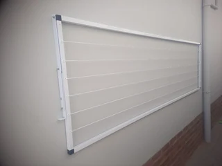 Wall mounted washline