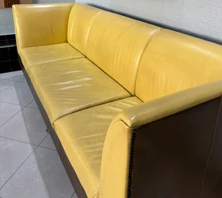 Leatherette 8 Seater lounge suite