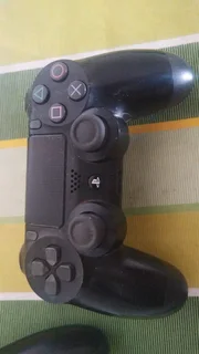 PS4 CONTROLLER
