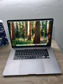 MacBook pro 2019 Touchbar i7 16-inch