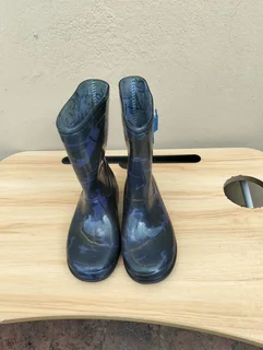 Size 12 kids rain boots