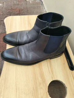 Size 9 mens leather shoes