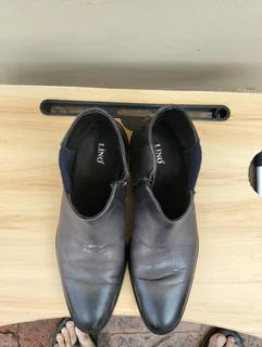 Size 9 mens leather shoes