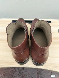 Size 9 mens leather shoes