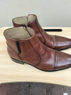 Size 9 mens leather shoes