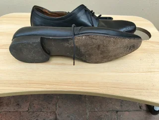 Size 9 Kurt Geiger genuine leather shoes