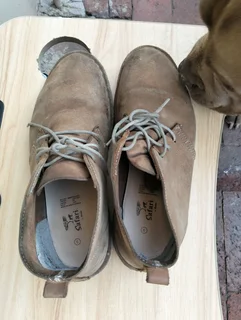 Size 9 Safari mens leather shoes