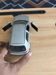Volkswagen golf iv 1:24 scale model car