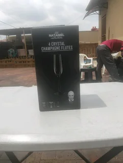 The Nathaniel collection 4 crystal champagne flutes