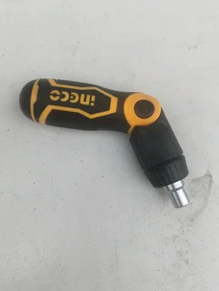 Ingco right -angle screwdriver and bit holder attachment