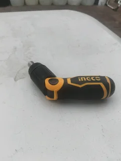 Ingco right -angle screwdriver and bit holder attachment