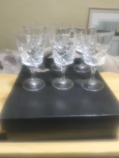 Set of 6 cut crystal wine glasses (vintage)