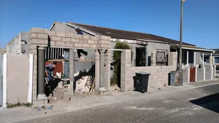 Bricklayer available