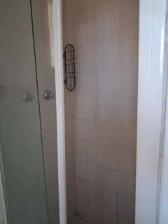 1 bedroom Flatlet, situated near Spar Rosemount/Greenfields