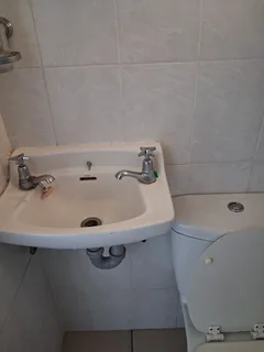 1 bedroom Flatlet, situated near Spar Rosemount/Greenfields