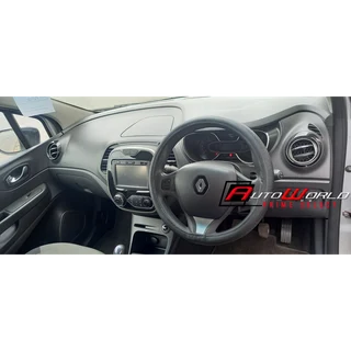 Silver Renault Captur 0.9 Turbo Blaze 66kW with 143606km available now!