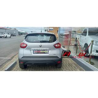 Silver Renault Captur 0.9 Turbo Blaze 66kW with 143606km available now!