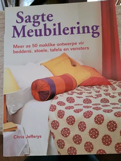 Tweede Handse Boek - Sagte Meubilering deur Chris Jefferys
