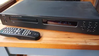 NAD C515BEE Compact Disc Player with remoth control
