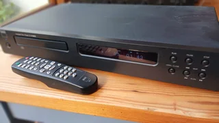 NAD C515BEE Compact Disc Player with remoth control