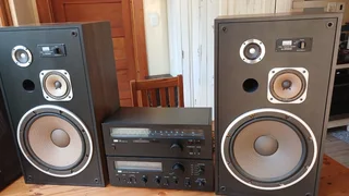 Sansui A-60-Stereo Integrated AmplifierSansui T-60AM/FM Stereo TunerSansui SP-X5500 Speakers