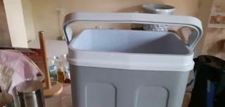 28Lt Coolcat coolerbox and Jug R350.00