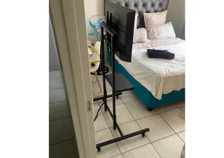 TV STAND with WHEELS for ALL PLASMA