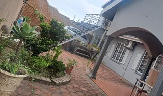 Free standing house -sub let