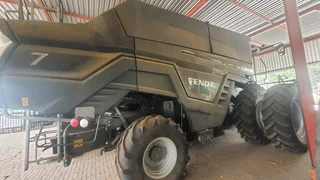 Fendt stroper2021 ModelR3 150 000&#43; btw 1307 rotor ure1842 enjin ure 1 jaar fabrieks waarborg