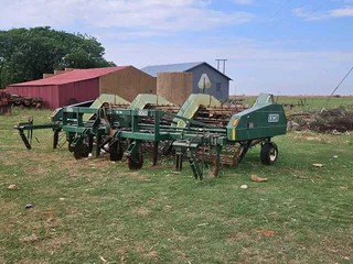 6 ry 3 voet KMC grondboontjie uithalerKom met n klomp ekstra parte Baie goeie toestand