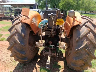 Fiat 650 DT Alles op trekker werk  Jaar model en ure onbekend