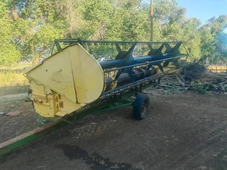 Clayson 18vt soja tafelSonder tafelkar Kom van 7720 Titan John Deere af