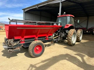 Rovic leers RF 3000 Presisie kalk en kunsmis strooier Baie goeie toestand