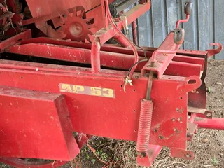 Welger AP530Pick up tande en ribbetjies moet net terug gesit wordVerder is alles reg