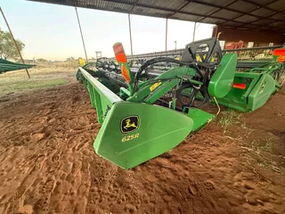 John Deere 625R tafelBaie goeie toestand