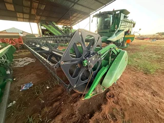 John Deere 625R tafelBaie goeie toestand