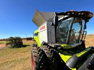 2023 Claas Lexion 7600339 kW +- 800 uurGps auto steer Kamera op augerDik uitlaai pyp